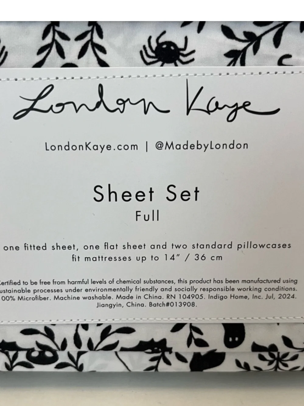 London Kaye Halloween Full Sheet Set White with Ghosts Skulls Bats Cats Spiders